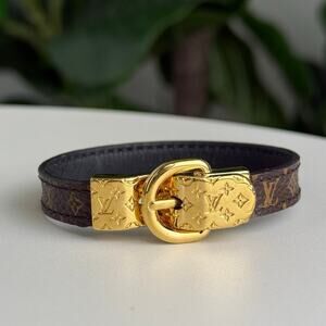💎✨ Authentic  Louis Vuitton Fasten your LV Bracelet Monogram 6"